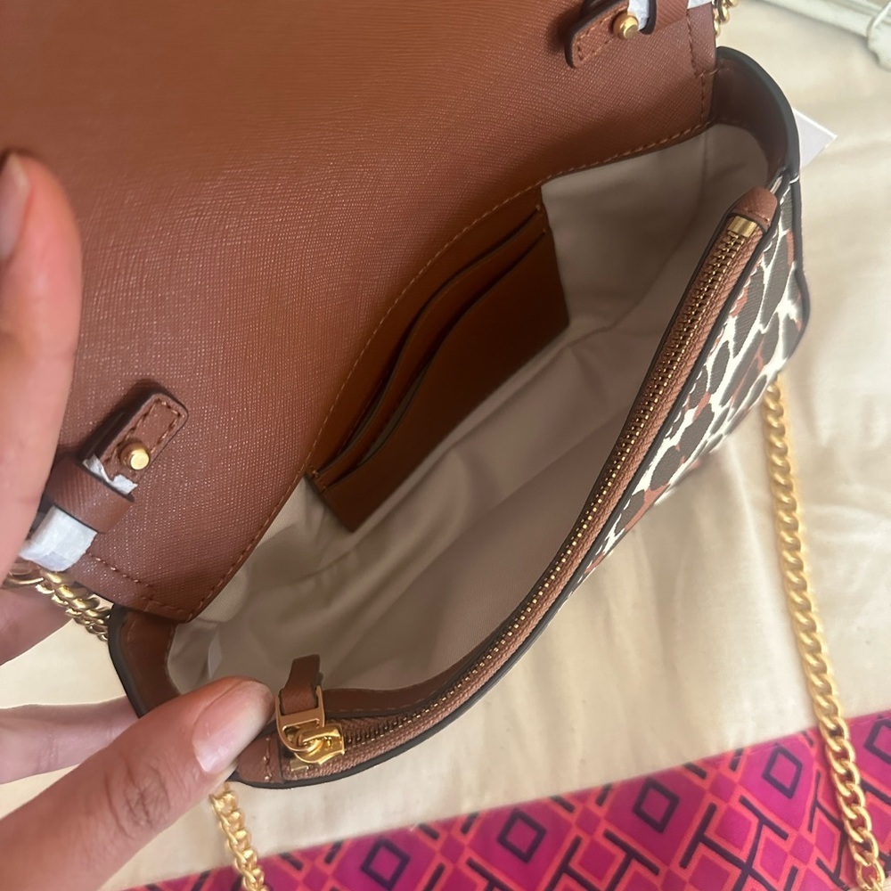 Tory Burch Emerson Printed Top Handle Crossbody In Leopard Print - Picture 7 of 11